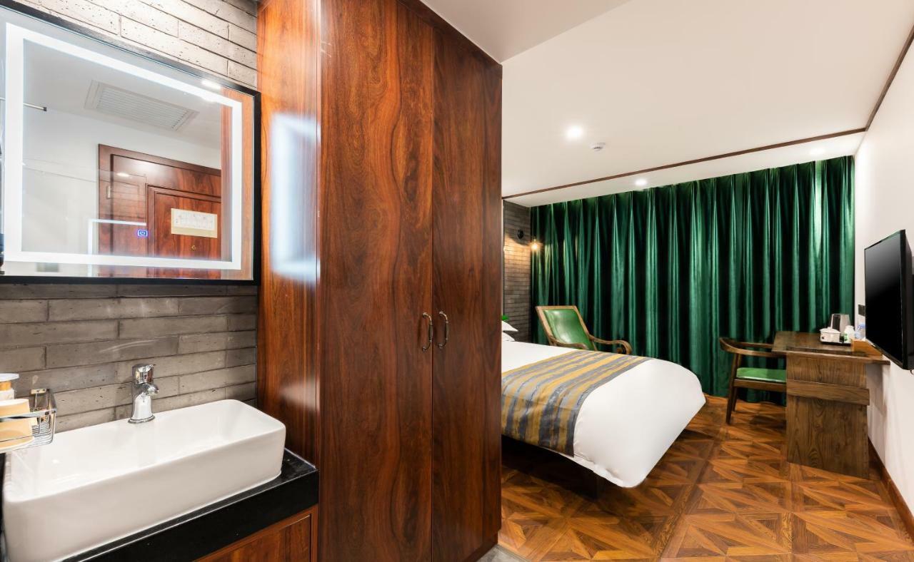 Nostalgia Hotel Near Prince Gong'S Mansion- Beihai Park, Tian'Anmen Square, Nanluoguxiang Hutong, Huguosi Hutong Snack Street, 5 Minutes Walk Away From Ping'Anli Subway Station, Free Ice Cream And Laundry Service,English Communication Well Peking Kültér fotó