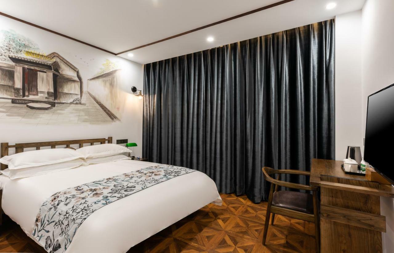 Nostalgia Hotel Near Prince Gong'S Mansion- Beihai Park, Tian'Anmen Square, Nanluoguxiang Hutong, Huguosi Hutong Snack Street, 5 Minutes Walk Away From Ping'Anli Subway Station, Free Ice Cream And Laundry Service,English Communication Well Peking Kültér fotó