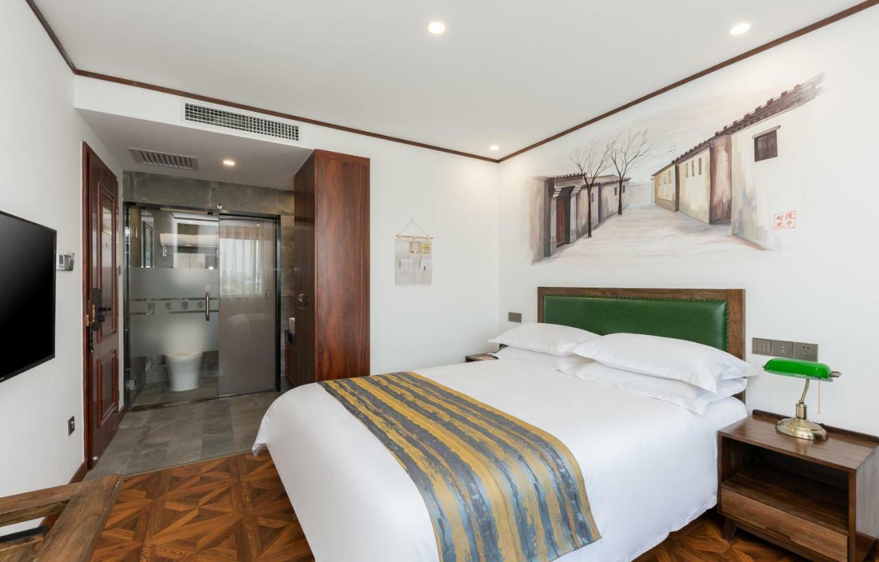 Nostalgia Hotel Near Prince Gong'S Mansion- Beihai Park, Tian'Anmen Square, Nanluoguxiang Hutong, Huguosi Hutong Snack Street, 5 Minutes Walk Away From Ping'Anli Subway Station, Free Ice Cream And Laundry Service,English Communication Well Peking Kültér fotó