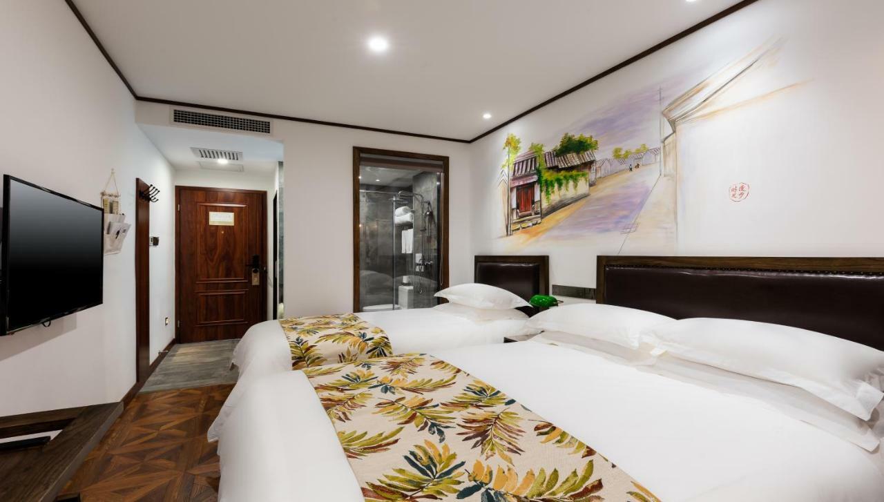 Nostalgia Hotel Near Prince Gong'S Mansion- Beihai Park, Tian'Anmen Square, Nanluoguxiang Hutong, Huguosi Hutong Snack Street, 5 Minutes Walk Away From Ping'Anli Subway Station, Free Ice Cream And Laundry Service,English Communication Well Peking Kültér fotó